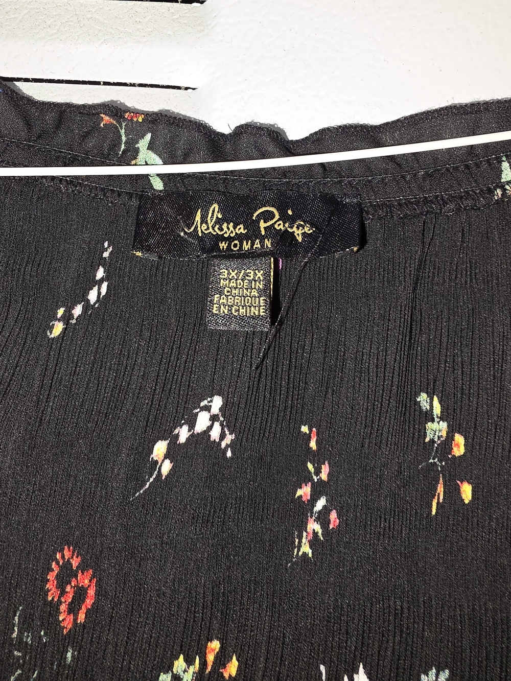 Melissa Paige Black Long-Sleeve Floral V-Neck Tunic Dress - Picture 2 of 9